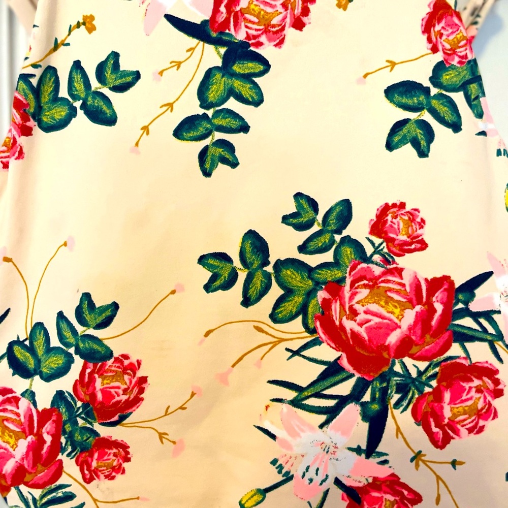 Small Roxy Floral Crop - Picture 2 of 4